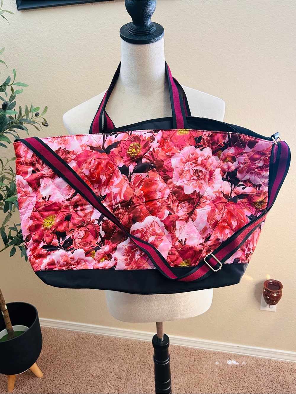Victoria's Secret Quilted Floral Tote in Burgundy & Pink Weekender Travel Bag